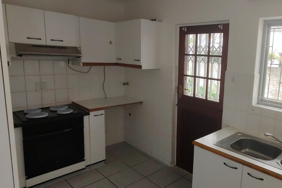 To Let 4 Bedroom Property for Rent in Heather Park Western Cape